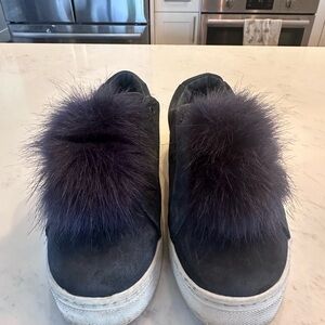 Sam Edelman Women's Navy Blue Suede Faux Fur Pom Pom Slip On Sneakers Size 9.5M